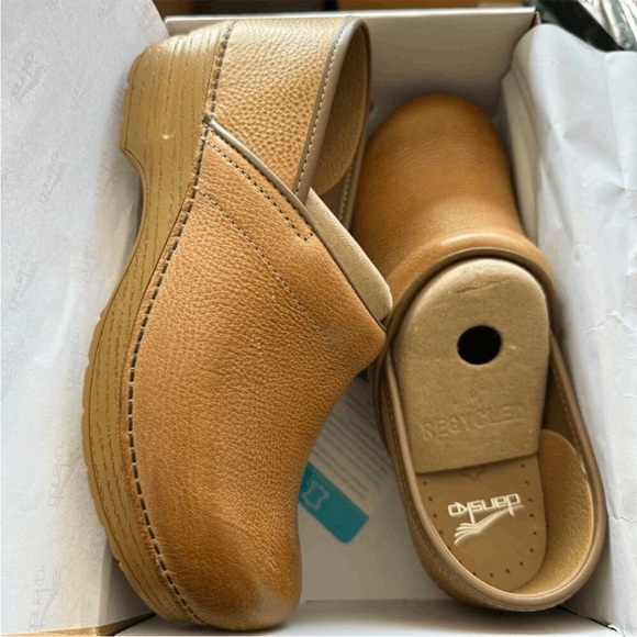 Dansko Professional Honey Wide Pro Distressed Clog Size EU 41W/ US 10.5-11W - Picture 3 of 7